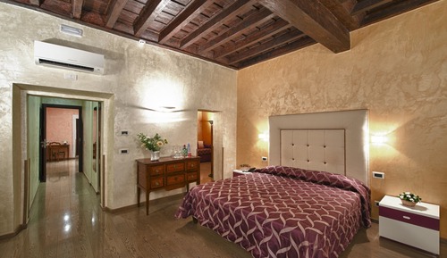 Junior Studio Suite, 2 Bedrooms, Bathtub, Mezzanine