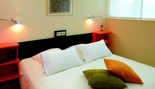 Standard Double Room (in the annex)