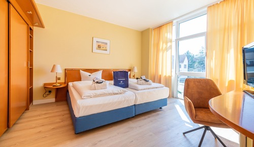 Deluxe Suite, 1 Queen Bed, City View (Countryside View)