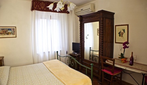 Double or Twin Room, Garden View (Rosa)