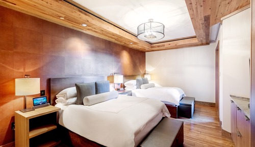 Suite, 2 Queen Beds, Balcony (Lodge)