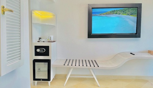 Superior Single Room, Pool View