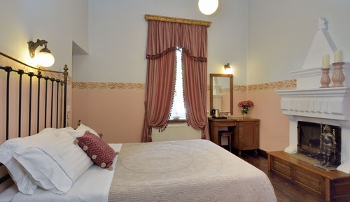 Standard Double Room, Fireplace