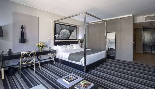 Junior Suite, 1 King Bed, Non Smoking, Jetted Tub