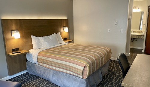 Standard Room, 1 Queen Bed