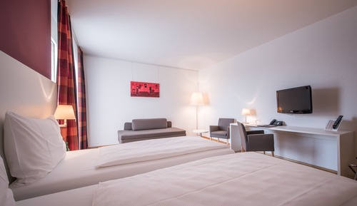 Double Room (Large)