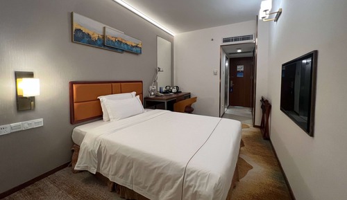 Room, 1 Queen Bed (Elegant)