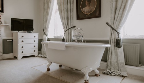 Superior Double Room, Ensuite (Lady's Room)