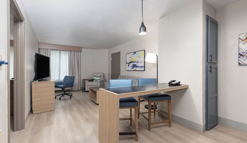 Suite, 1 Bedroom, Accessible (Roll-In Shower)
