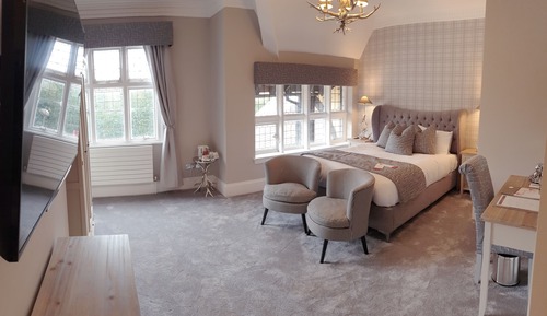 Upper Class Suite Room