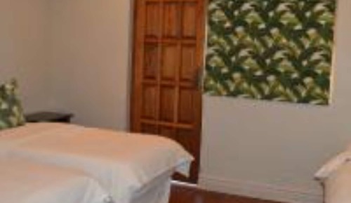 UPSTAIRS Triple Room