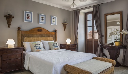Suite (1st Floor)