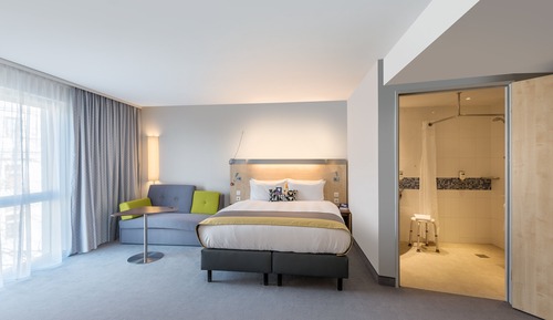 Standard Room, 1 Queen Bed, Accessible
