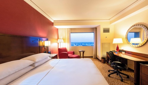 Deluxe Room, 1 King Bed, City View