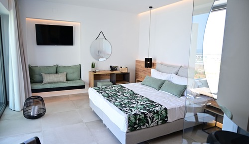 Junior Studio Suite, 1 Queen Bed, Private Pool, Sea View