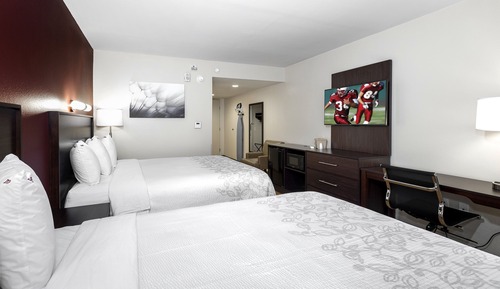 Deluxe Room, 2 Queen Beds, Accessible (Smoke Free)