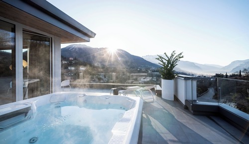 Deluxe Suite, Hot Tub
