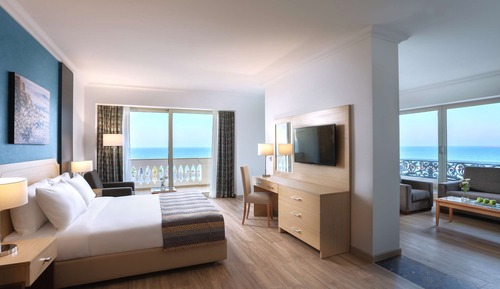 Suite, 1 King Bed, Sea View
