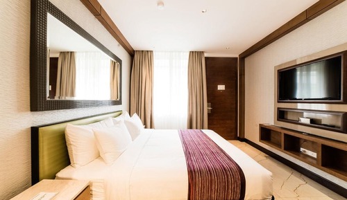 Deluxe King Room