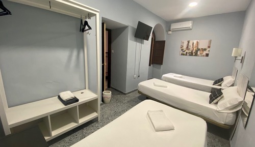 Triple Room, Shared Bathroom