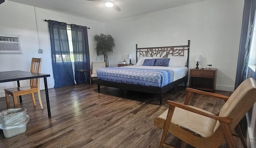 Basic Single Room, 1 King Bed