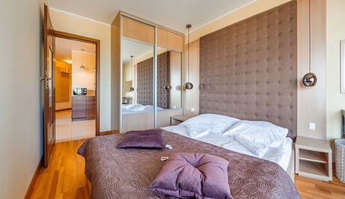 Apartment (A33)