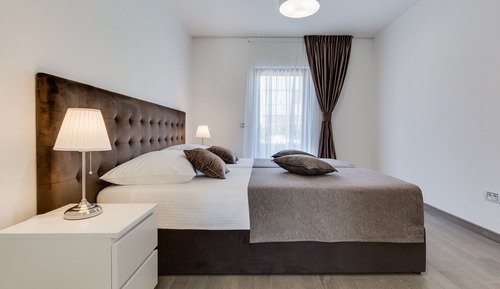Luxury Apartment, 2 Bedrooms, Hot Tub, Partial Sea View