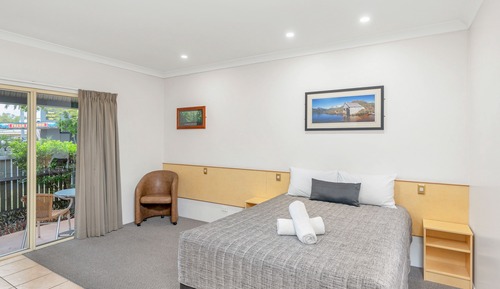Standard Queen Room