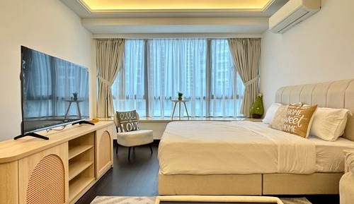 City Studio, 1 King Bed, City View
