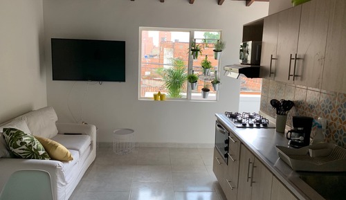 City Apartment, 2 Bedrooms, Balcony, City View (401)