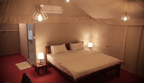 Luxury Tent, 1 King Bed, Garden View