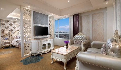 Executive Suite, 1 King Bed, Smoking