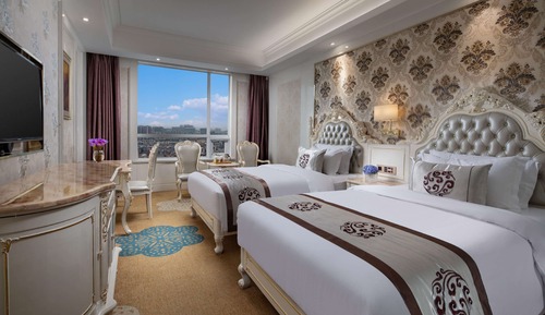 Deluxe Room, 2 Twin Beds, Smoking