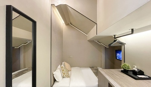Cabin M, Shared Bathroom