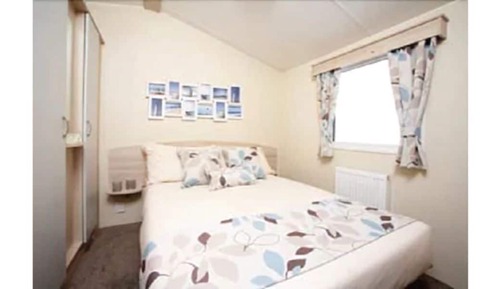 2 Bedroom Holiday Home