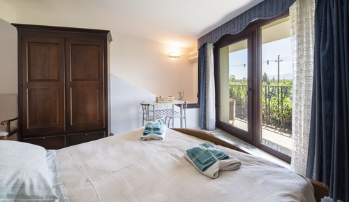 Deluxe Double Room, Non Smoking, Garden View (The Suite)