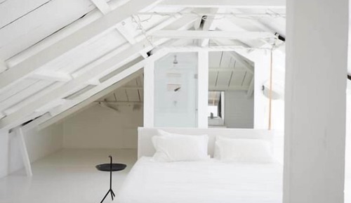 House (HouseAwe)