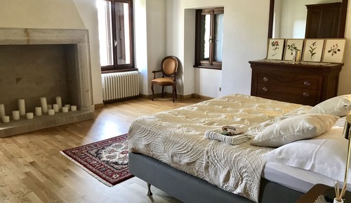 Honeymoon Suite