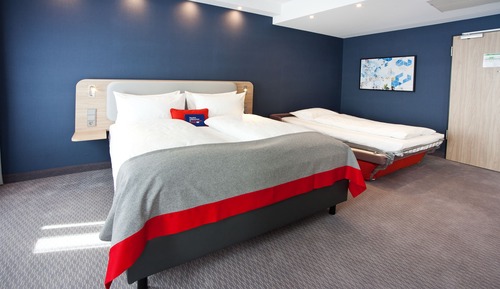 Standard Room, 1 Queen Bed with Sofa bed