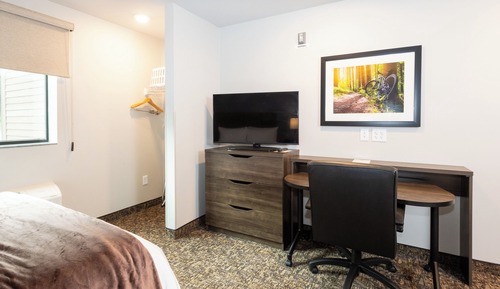 Room, 1 King Bed (Hearing Impaired with Recliner)