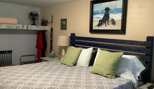 Basic Room, 1 King Bed (Unit 3)