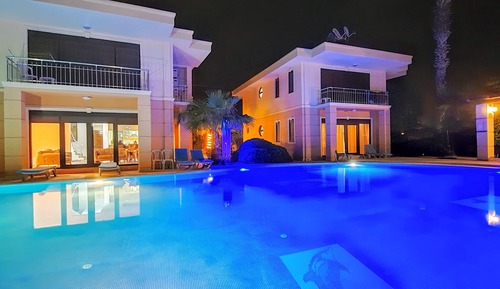 Grand Villa