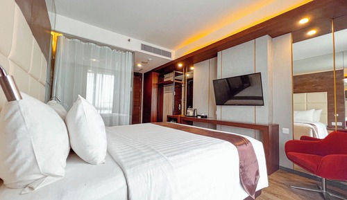 Superior King Room