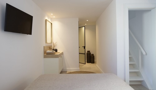 Two Bedroom Home With Private Heated Pool Sea View