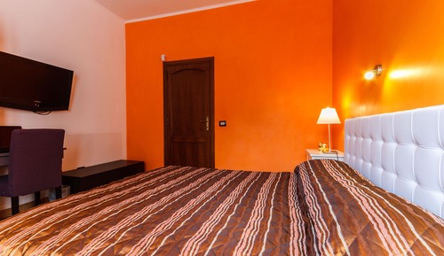 Comfort Double Room, Private Bathroom, City View (External Bathroom)