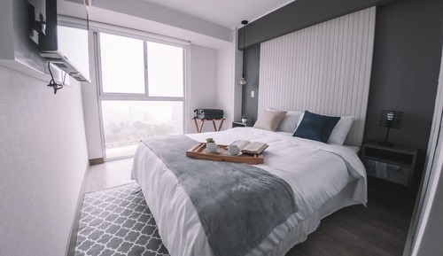 Deluxe Apartment, 1 Queen Bed with Sofa bed, Balcony, Partial Ocean View