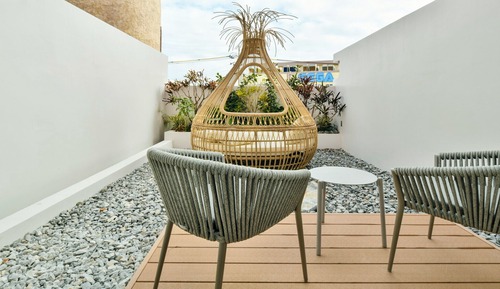 Superior Garden View Room, Non Smoking (4 Beds)