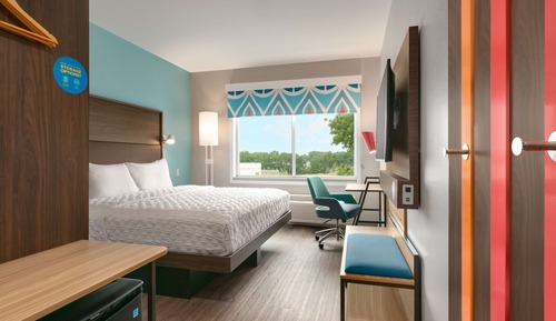 Room, 1 King Bed, Accessible (Hearing)