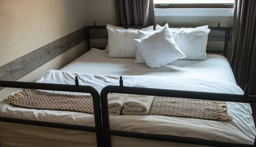 Apartment (6 Sleeper)