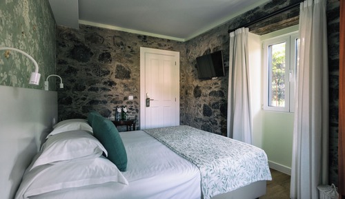 Classic / basic room with private bathroom